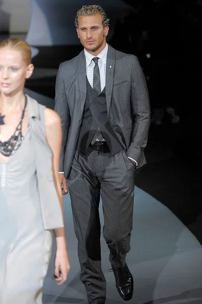 Look 19